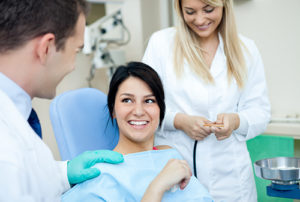 young woman visiting her root canal dentist for root canal therapy in Orlando 